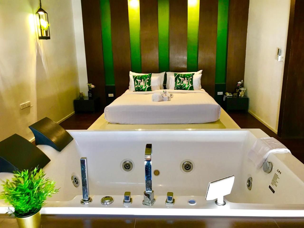 Baan Oliver Srinakarin Bangkok Exteriér fotografie