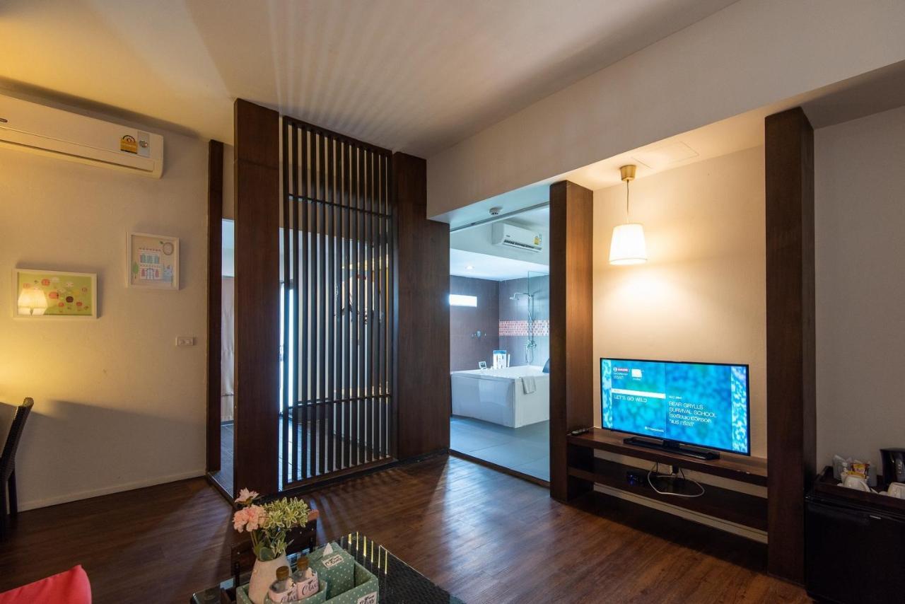 Baan Oliver Srinakarin Bangkok Exteriér fotografie